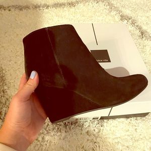 dolce vita “Garim” black suede ankle bootie wedge